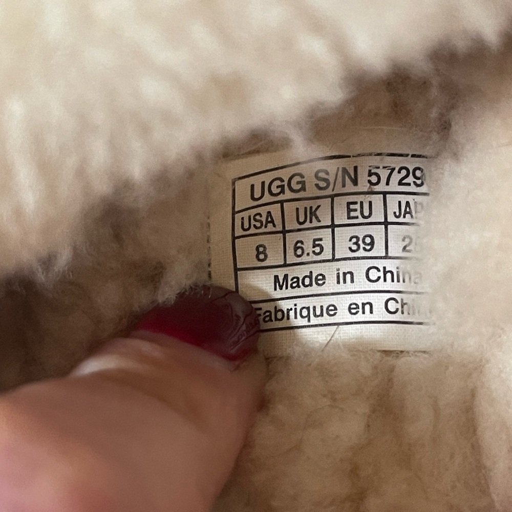 UGG Women’s Size 8 Knit slippers - Picture 4 of 6